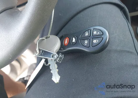 2002 Chrysler Town & Country Limited z USA, uszkodzony, nr VIN 2C8GP64L62R720105